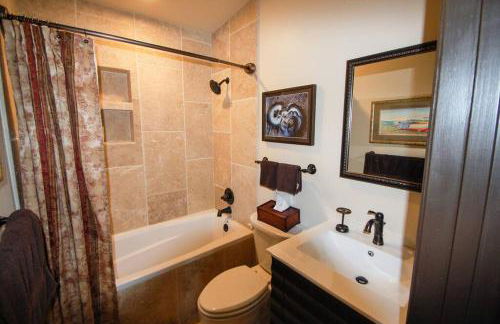 Tahitian Cottage - Heated Pool Walk to the Beach - Foto 11