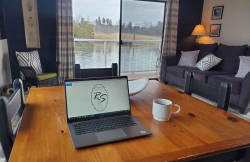 Float and Relax ON the Water Float Home - Foto 40