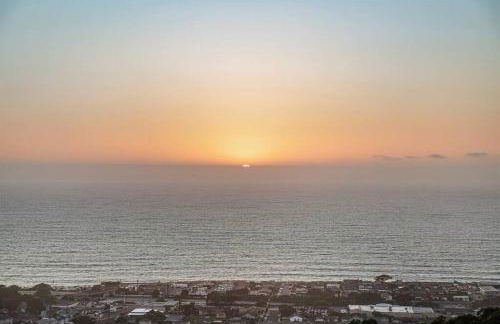 Charming 2BR Coastal Getaway in Pacifica - Photo 12