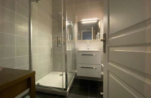 L'Appartement Jebari - Esprit loft Carcassonne proche cité médiéval et aéroport - Foto 17