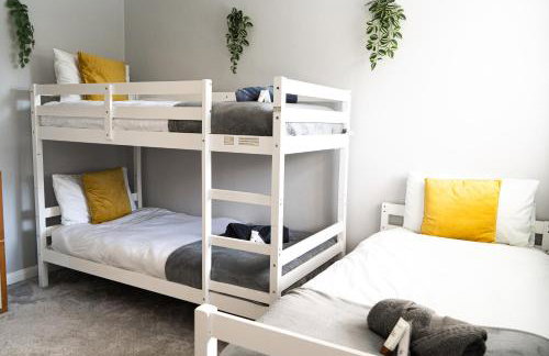 5 Bed House - Pool - Hot Tub - Sauna - Pool Table - Near New Forest and Beach - Sleeps 12 - Photo 21