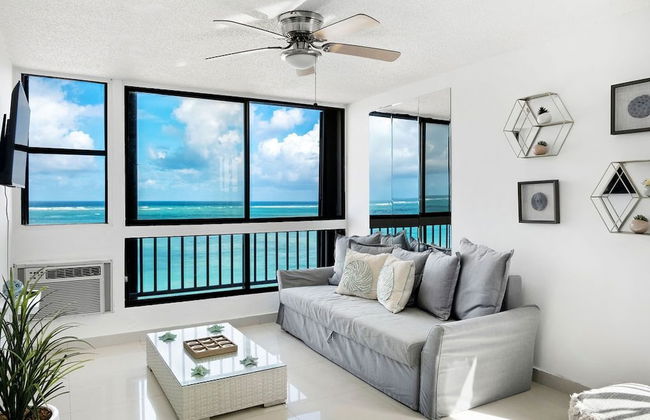 Maria Beach 1BDR Oceanfront Pool Parking - Photo 10