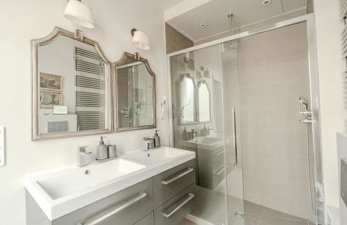 AC 3bds Apt with arc de triomphe view & terrace - Foto 26