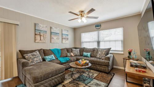 Exquisite Retreat with Heated Pool for 14 Guests, Pool Table Paradise! - Foto 3