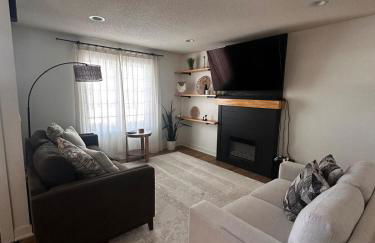 Ankenys Best Hot tub Theatre Room Game Room - Foto 26