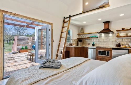 Romantic Tiny Luxury Retreat w heated pool, sauna n outdoor shower in Wimberley 10 acres - Foto 10