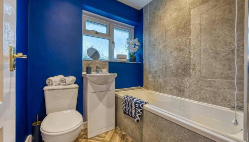 Dudley-5 beds-Contractors-parking-long stay! - Foto 5