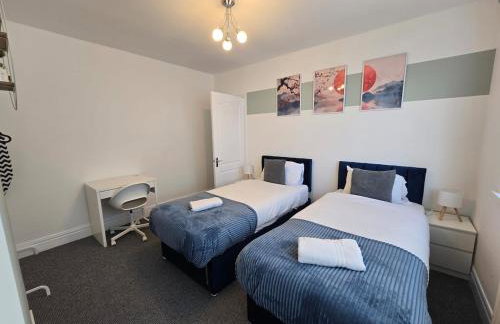 Spacious 3BR Sleeps 6 Ideal for All Stays - Foto 15