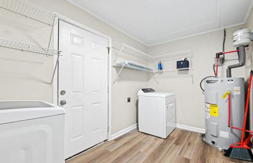 Sleek 3 BR home with self check in Private! - Foto 33