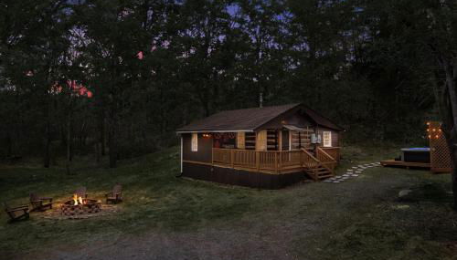 Creekside Cabin w Hot Tub, Fire Pit, Grill, WiFi! - Foto 4