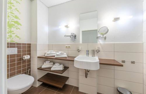 Fischadler - Ferienwohnung mit Terrasse, Kamin, Bootsverleih & Seezugang - Foto 9