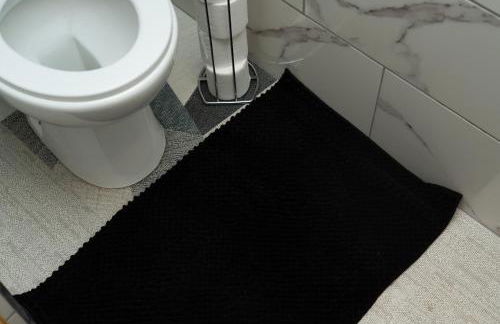 4 Bed Failsworth Home - 3 Bathrooms - Free Parking - Ideal For Contractors & Families - FREE 1 HR EARLY CHECK-IN OR 1 HR LATE CHECK-OUT FOR 2 NIGHT STAY BOOKINGS UNTIL THE END OF MAY - Foto 66