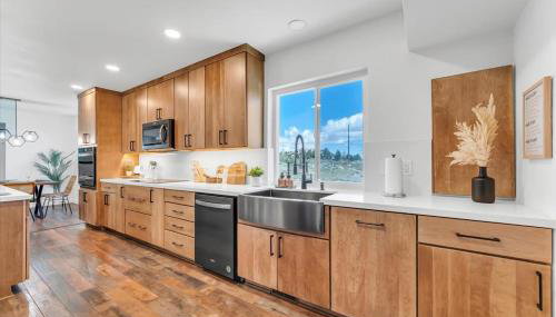 3BR Reno Retreat · Swim Spa & Spring Sunshine - Foto 2