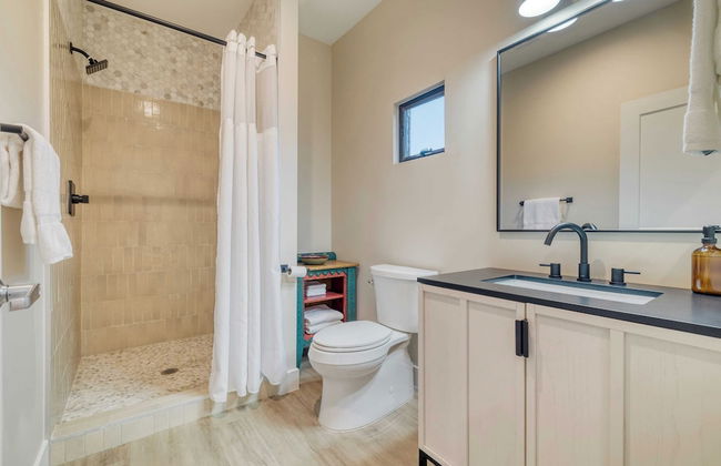 Sundrenched by Avantstay Pool, Mins to Old Town - Foto 27