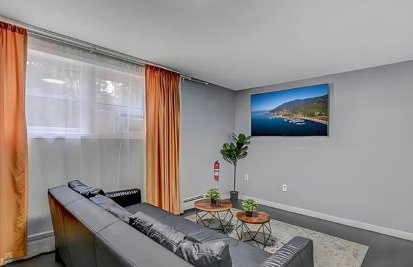 Peaceful Pocono Home with Hot Tub, gym, & office - Foto 22