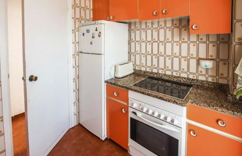 4 Bedroom Lovely Apartment In Cunit - Foto 6