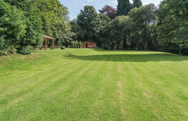 1-bed Cabin, 2 Adults, Wood Burning Hot Tub & Fire - Photo 20
