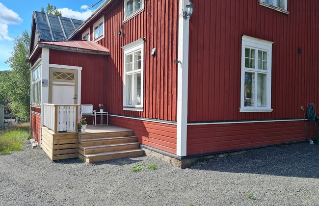 Bright and Spacious Living in Historic Building - Photo 18