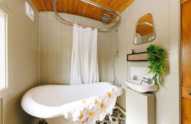 Beautifully Restored WW2 Carriage - Sleeps 6 - Foto 2