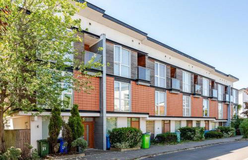 Comfortable 3-Storey House with Free Car Parking - Foto 45