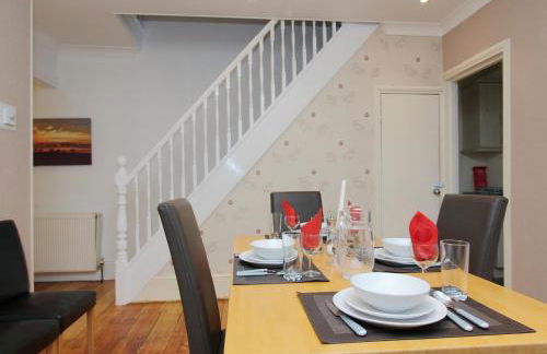 Lovely Victorian House - Photo 3