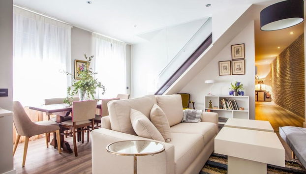 Sevilla Alquila Amplios Apartamentos Duplex en San Bernardo - Foto 2, Imagen principal