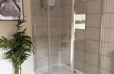 4-Bed Family Home - Steps from Nottingham Forest Ground - Foto 10