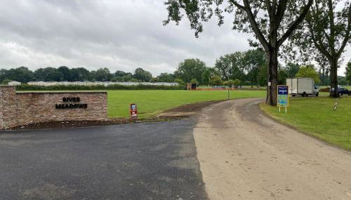 Elegant 2 Bed 1 and Half Bath Caravan in Holiday Resort Village - Foto 5, Garden