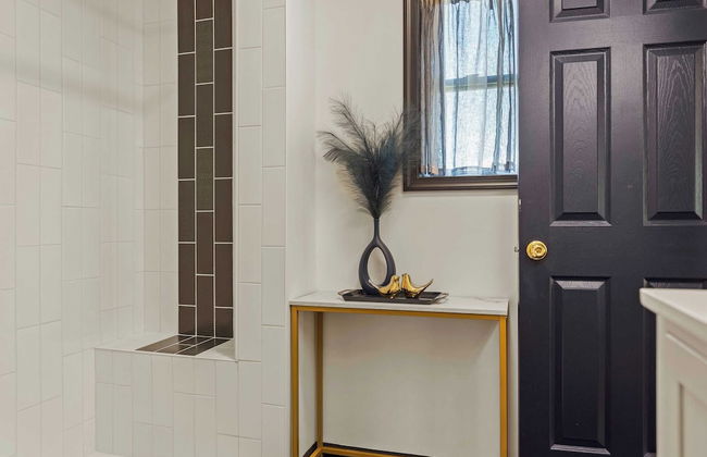 For Lake Sake by Avantstay Lakefront + Hot Tub + View - Photo 37