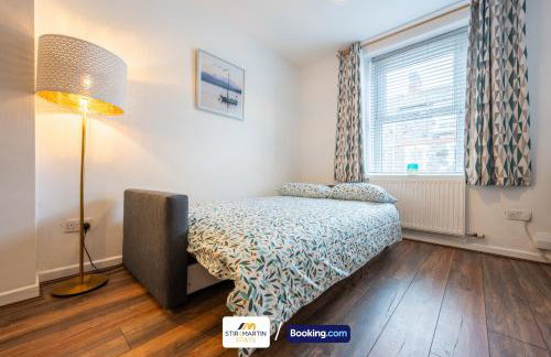 Stylish 2 BR Townhouse By StirkMartin Stays Short Lets & Serviced Accommodation Cardiff With Free Parking & Sleeps5 - Foto 32