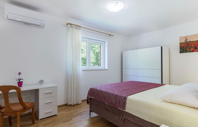 Large Holiday Home With Swimming Pool - Foto 3