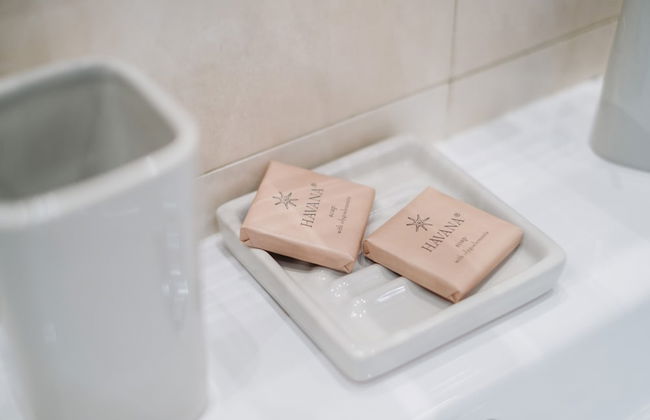 Modern Apartment Across the Ponds - Foto 21