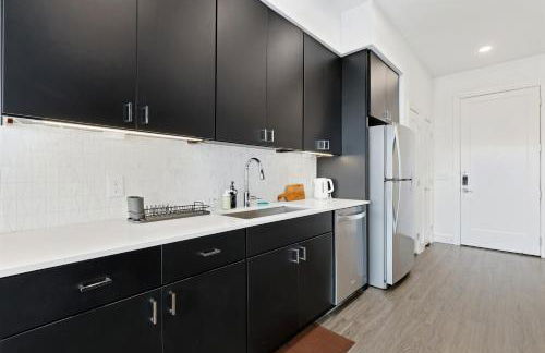 Upscale Penthouse Pool, Gym and Garage - Foto 16