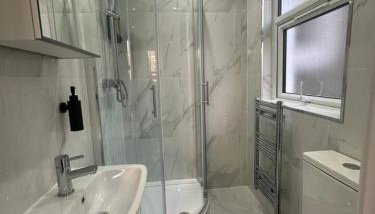 Chelsea Football Club close by - Foto 3