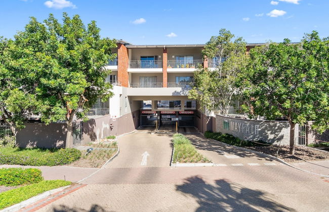 Mayfair Luxury 212 - Photo 32