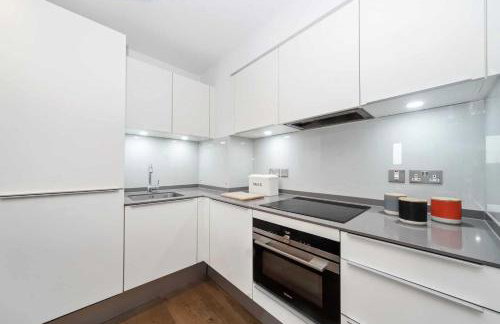 Modern 2-Bedroom Flat near London Bridge - Photo 5