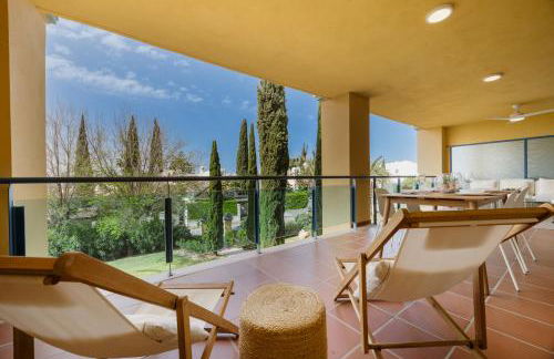 Coastal apartment, with swimming pools and close to the beach, in the tourist Bahia de Marbella - Photo 6