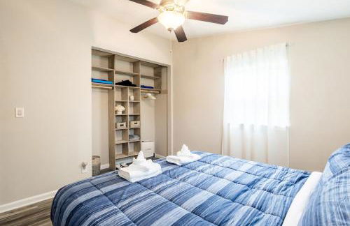 Light & Cozy Oasis with Private Pool and Hot Tub - Foto 60