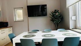 Haus Rasink I Monteure I Teams I 160m2 I 5 Z I Terrasse I P I 2 WC I Küche I Smart TV - Foto 2