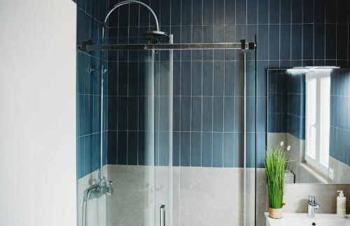 Artist’s corner in central Caldas - Photo 23