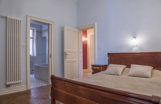 Filip Palace Luxurious Apartment - Photo 9