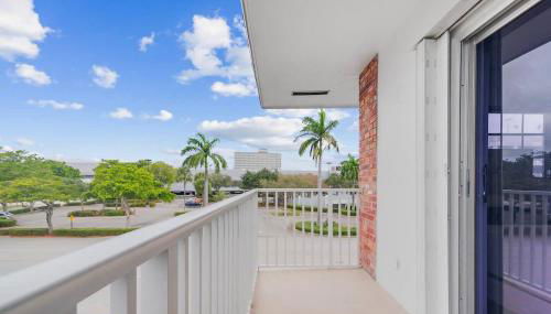 Las Olas & Beachside getaway with pool - Foto 4