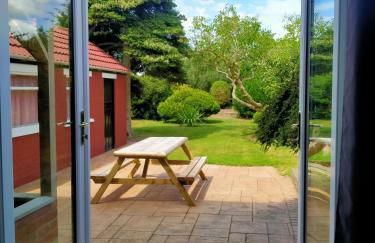 Moonlight House - sleeps 7, driveway, garden - Photo 4