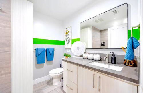 B- InstaWorthy & Family-Friendly NoHo Gem- Near Universal & Hollywood with Parking, Games, and Hot Tub - Foto 18