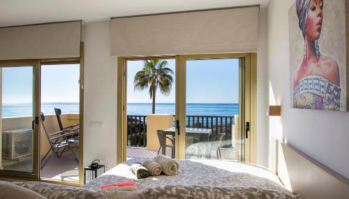 Beach front Studio in Elviria - Photo 5