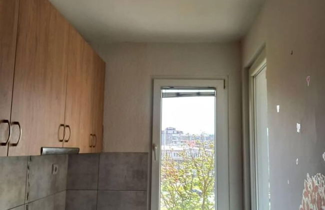 Stunning Color 1-bed Apartment in Skopje - Photo 10