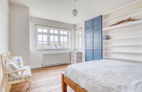 Beautiful Country House with Forest View & Garden - Foto 18