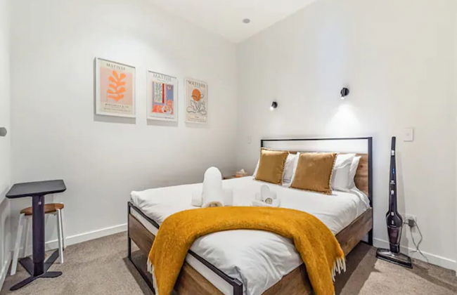 Modern Living In Prime Location! - Foto 3