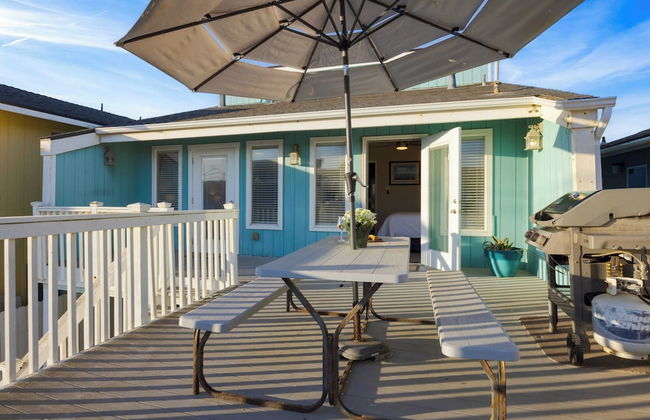 Steps to Beach w/ Patio+deck Foosball Happy Bottom Beach House by Avantstay - Foto 33