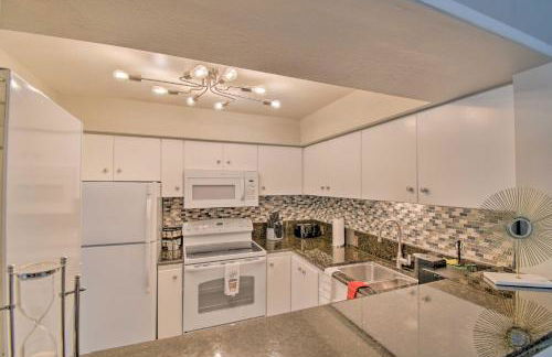 Sleek Phoenix Condo Walk to Biltmore Fashion Park - Foto 13